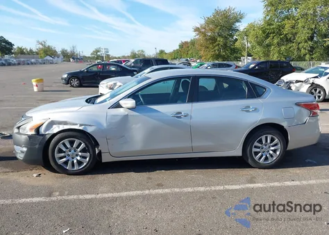 2014 Nissan Altima 2.5 S z USA, uszkodzony, nr VIN 1N4AL3AP5EC411561